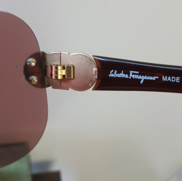 Salvatore Ferragamo Vintage Sunglasses with original case 1024 509/73 - Picture 6 of 10